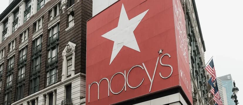 Macy’s Tumbles on Soft Full Year Outlook for Sales