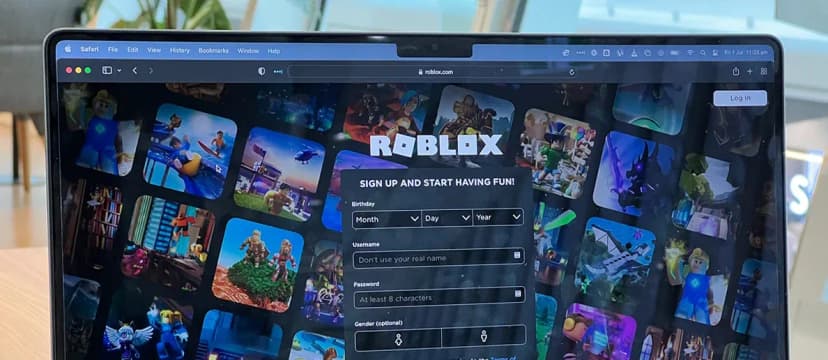 Roblox Surges as Booking Top Estimates