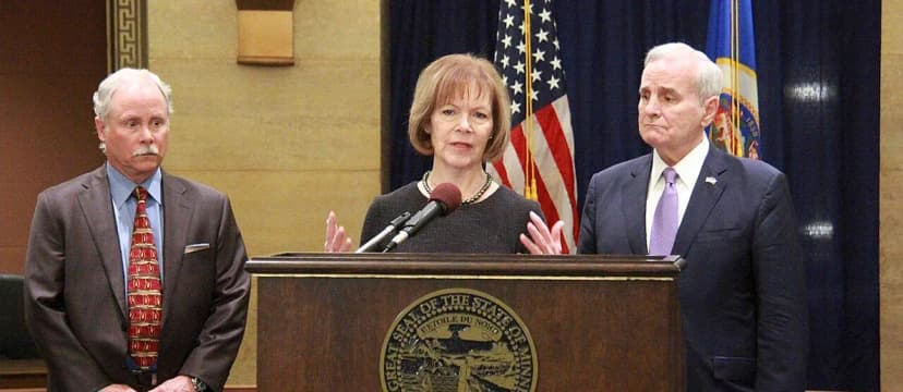 Senator Tina Smith's Stock Controversy: Insider Trading Concerns