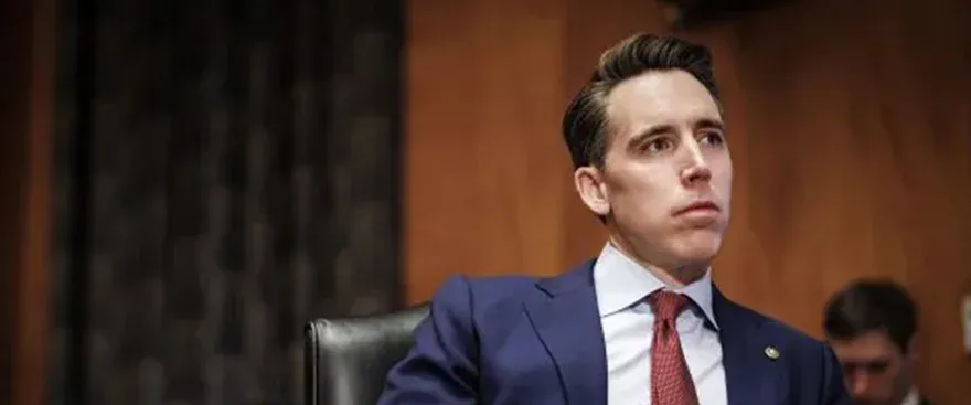 Sen. Hawley calls for Politicians and Lobbyists advocating SVB's Bailout